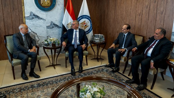اجتماع وزير البترول مع شركة توتال