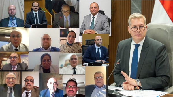 وزير البترول فى اجتماع تاون جاس