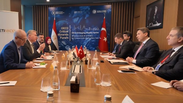 وزير البترول يبحث مع نظيره التركي فرص التعاون في مجالات التعدين والطاقة