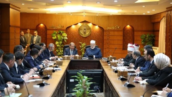 الضويني يستقبل وفدا أوزبكيا