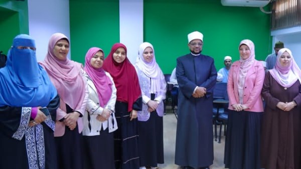 أمين البحوث الإسلامية يتفقَّد ختام برنامج تدريب الوعَّاظ والواعظات على لغة الإشارة
