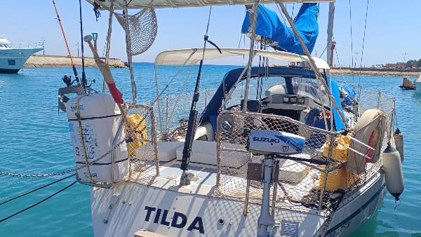 لعدم التفرغ..وزير سابق يعرض مركبه الشراعي للبيع لعدم التفرغ..وزير سابق يعرض مركبه الشراعي للبيع