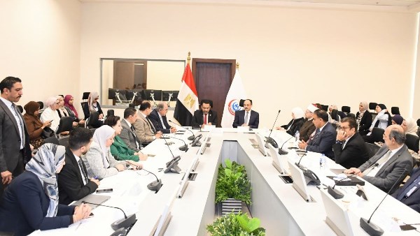 جانب من توقيع البروتوكول 