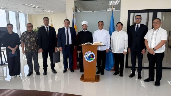  مستشار الرئيس الفلبيني يستقبل وزير الأوقاف