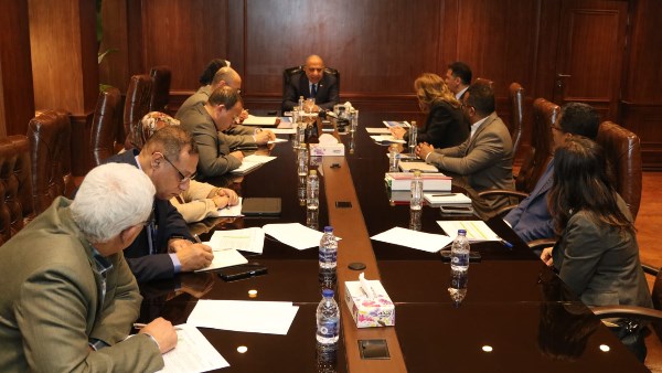 اجتماع وزير الكهرباء 