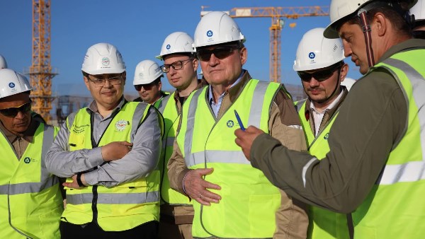 خلال الزيارة