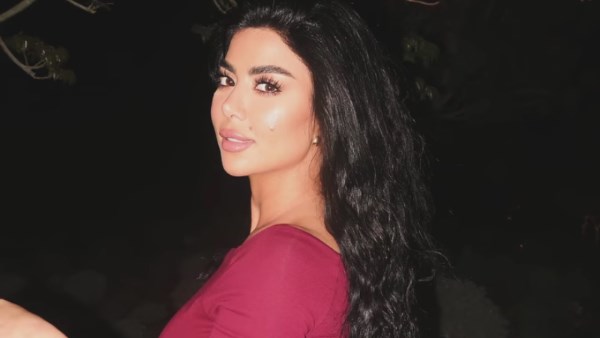 كارولين عزمي