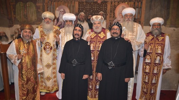 رسامة رهبان جدد 