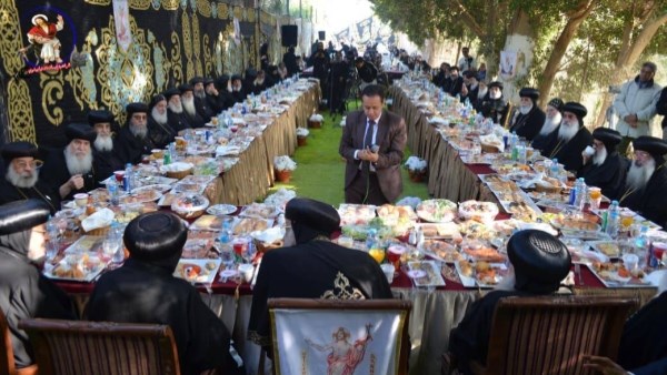 البابا تواضروس والآباء الرهبان 