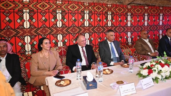 الاحتفال امام القلعة 