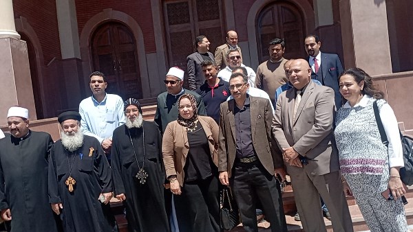 تهنئة مدير تعليم جنوب سيناء للإخوة الأقباط 