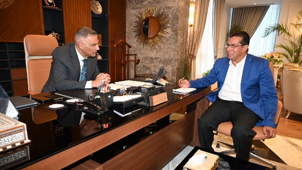 محافظ جنوب سيناء مع مراسل صدي البلد 