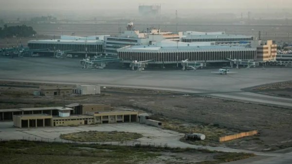 مطار بغداد