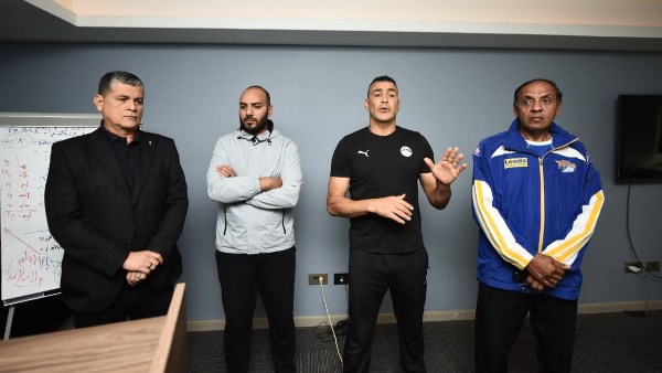 أوسكار رويز يحاضر مدربى حراس المرمى