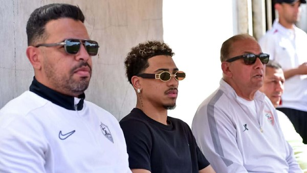 بيزيرا يدعم فريق الزمالك 2007 أمام الأهلي بيزيرا يدعم فريق الزمالك 2007 أمام الأهلي