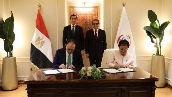 وزيرا  الصحة والشباب 