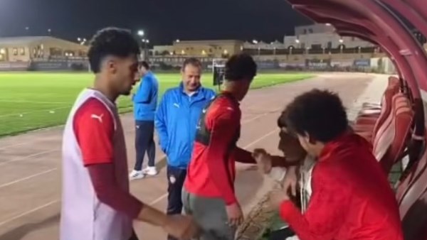 إسلام عيسى يدعم لاعبي سيراميكا كليوباترا