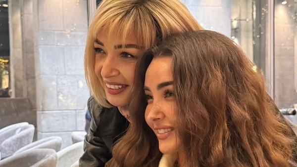 هنا الزاهد ووالدتها