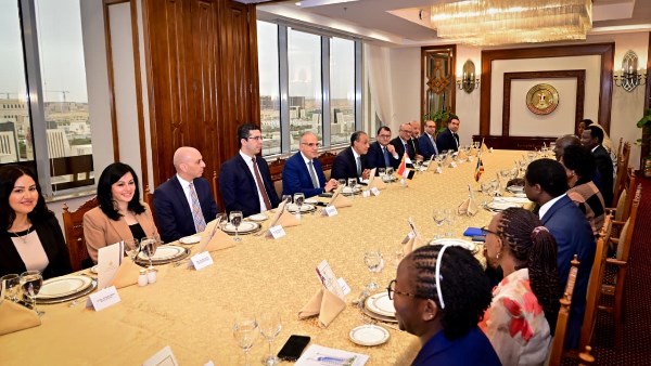 مشاورات مصرية أوغندية رفيعة المستوى لتعزيز التعاون الثنائي