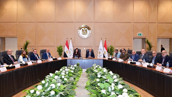 وزيرا الموارد المائية والري والاسكان 