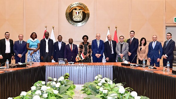 وزيرا الري والبيئة بجمهورية أوغندا