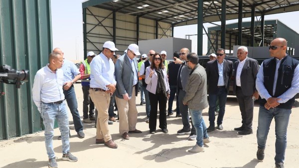 بتفقد مصنع الشركة المصرية للإدارة المتكاملة للمخلفات (إيكوم)