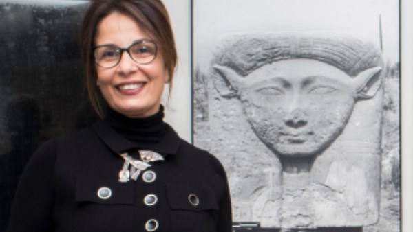 وزيرة الثقافة 