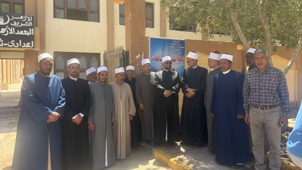 بتوجيهات من شيخ الأزهر ..أمين البحوث الإسلامية يستهلّ زيارته للبحر الأحمر بجولة داخل لجان الفتوى للاطمئنان على انتظام تقديم الخدمات للجمهور