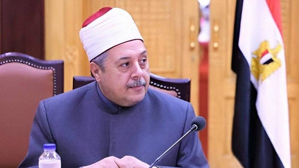 مفتي الجمهورية يهنئ فضيلة الشيخ أيمن عبدالغني لتكليفه بتسيير أعمال وكيل الأزهر