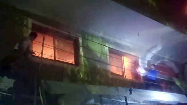 جانب من الحريق