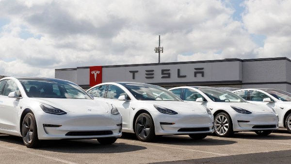 السيارات الكهربائية المستعملة تهدد الشركات بخسارة مليارات الدولارات