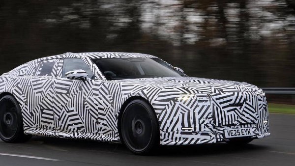 جاجوار تطرح سيارة GT الكهربائية بقوة 1000 حصان