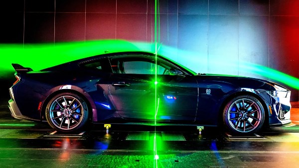 موستانج دارك هورس