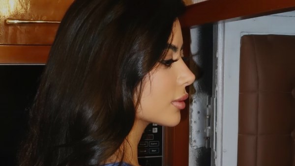 كارولين عزمي 