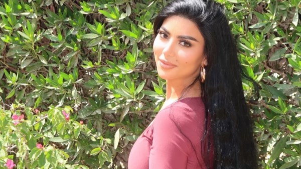 كارولين عزمي 