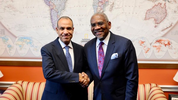 خلال اللقاء