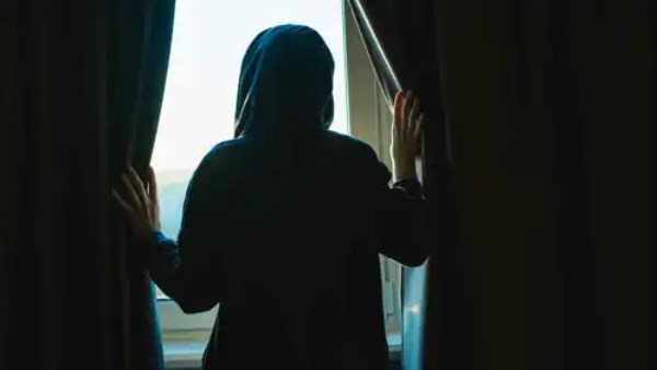 تفاصيل جديدة: جريمة قتل بدافع سرقة هاتف وقرط ذهبي