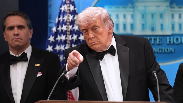 في مشهد أعاد إلى الواجهة هواجس الأمن السياسي في الولايات المتحدة