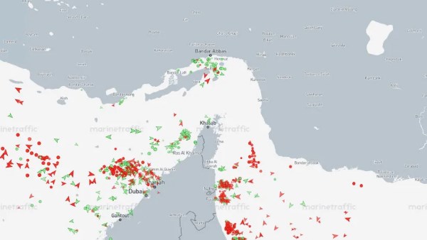 حركة الملاحة في مضيق هرمز