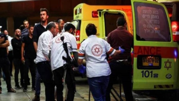 الإسعاف الإسرائيلي: إصابة 14 شخصا جراء سقوط شظايا صاروخية على بنى براك