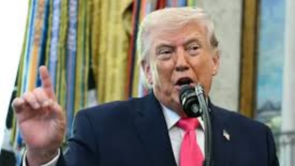 ترامب يمدد الموعد النهائي لإعادة فتح مضيق هرمز 24 ساعة إضافية