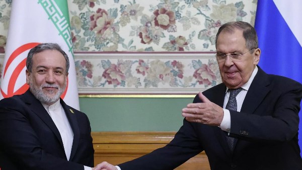 لافروف لـ"عراقجي": تخلي الولايات المتحدة عن لغة التهديدات يسهم في خفض التصعيد بالمنطقة