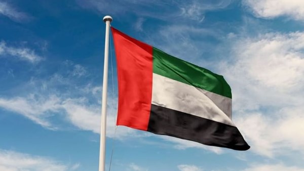 الإمارات: إصابة 4 من الجنسية الآسيوية في استهداف ميناء خورفكان إثر سقوط شظايا