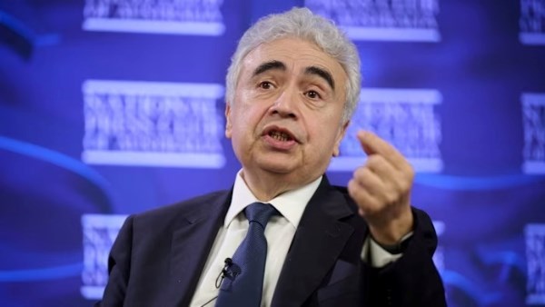 فاينانشيال تايمز": الطاقة الدولية تحذر الدول من تكديس الوقود خلال الحرب الإيرانية