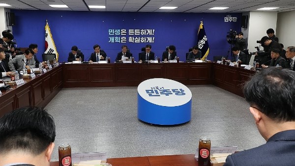 سول : الحكومة والحزب الحاكم يتفقان على بذل الجهود لإرسال مبعوثين خاصين للشرق الأوسط لتأمين النفط الخام