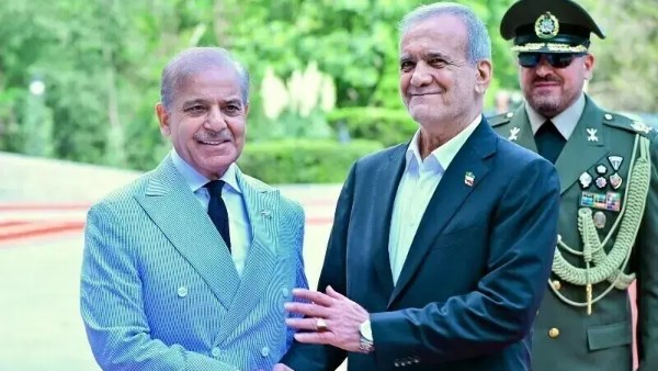 باكستان تؤكد حضور إيران محادثات إسلام آباد بشأن التهدئة