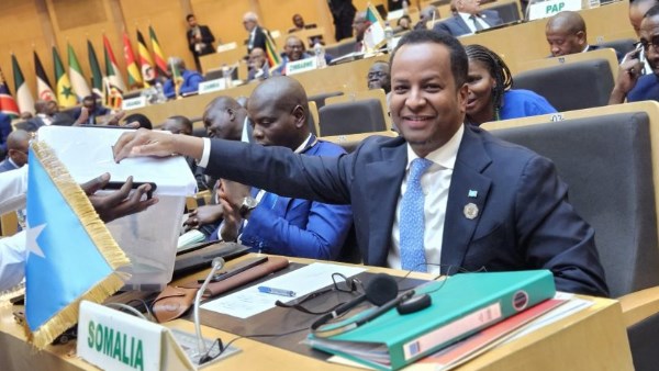الصومال يتسلم مقعده في مجلس السلم والأمن الأفريقي