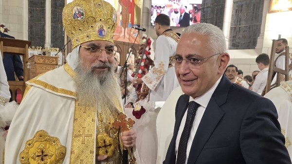 من قداس عيد القيامة.. أسقف فرنسا لـ (أ ش أ): مصر تمثل نموذجًا راسخًا للوحدة الوطنية