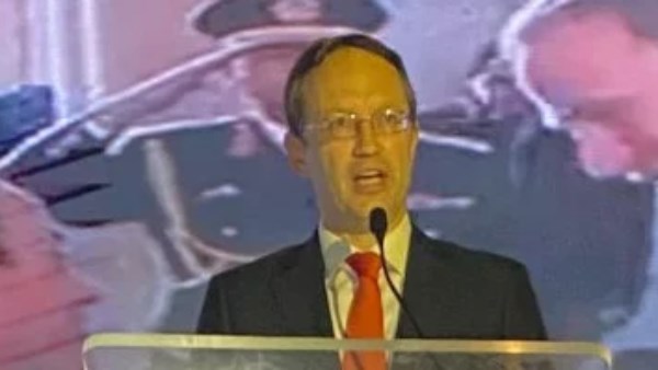 سفير إسبانيا 