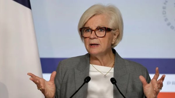 وزيرة الجيوش الفرنسية: وقف إطلاق النار في الشرق الأوسط لا يزال "هشًا للغاية"